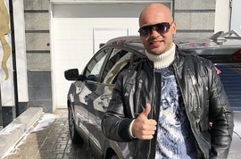 Андрей Черкасов похвастал новеньким автомобилем