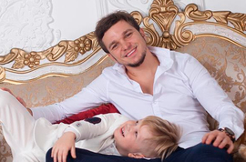 Антон Гусев опроверг слухи о своем романе в Викой Романец