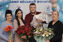 Богдану Кварацхелия с малышом выписали из роддома