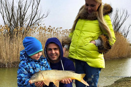 Дарья Пынзарь на последних сроках беременности ездит с мужем на рыбалку