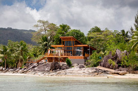 Девушки сделали помойку из сейшельской виллы