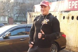 Экс-участник Дома 2 Андрей Соколовский в борьбе за машину получил серьезные ожоги рук