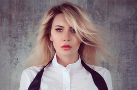 Элина Камирен следует за модой