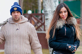 Глеб Жемчугов изменяет жене с Эрикой Прокопьевой?