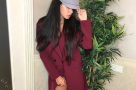 Катя Жужа опять пришла на работу без юбки