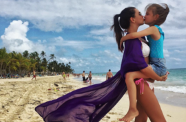 Катя Жужа отдыхает в Доминикане вместе с мужем и дочкой