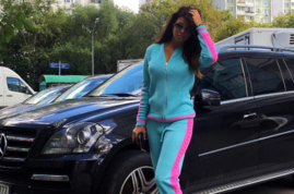 Катя Жужа заинтриговала поклонников фотографией с большим округлившимся животом