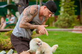 Костя Иванов уже заселился с новенькой?