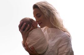 Кристина Черкасова поделилась первым фото новорожденного сына