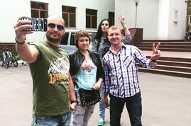 На проекте есть и добрые традиции