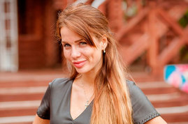 По мнению зрителей Саша Гозиас одевается как колхозница