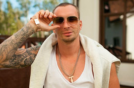 Поклонники переживают за избитого Костю Иванова