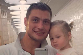 Саша Задойнов не хочет платить алименты дочери 