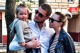 В сети обсуждают подробности интимной жизни Элины Камирен