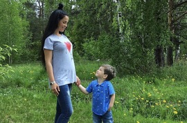Юлия Салибекова рассказала сыновьям о беременности